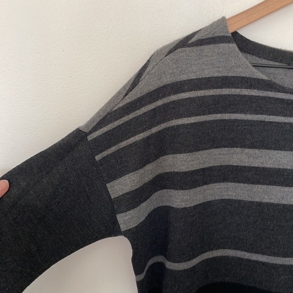 Eileen Fisher | 100% Merino Wool Drop Shoulder Long Sleeve Gray Striped Sweater - Picture 5 of 10